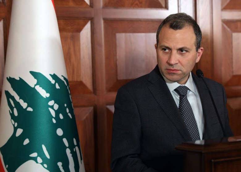 مظاهرات لبنان.. سبب استباق باسيل خطاب الحريري وما قاله يثير تكهنات مغردين مظاهرات لبنان.. سبب استباق باسيل خطاب الحريري وما قاله يثير تكهنات مغردين