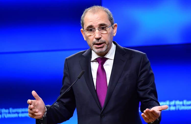 بعد أن استخدم الصفدي تعبير "الاستعمار الإسرائيلي".. كيف كانت ردود الفعل في الأردن؟ بعد أن استخدم الصفدي تعبير "الاستعمار الإسرائيلي".. كيف كانت ردود الفعل في الأردن؟