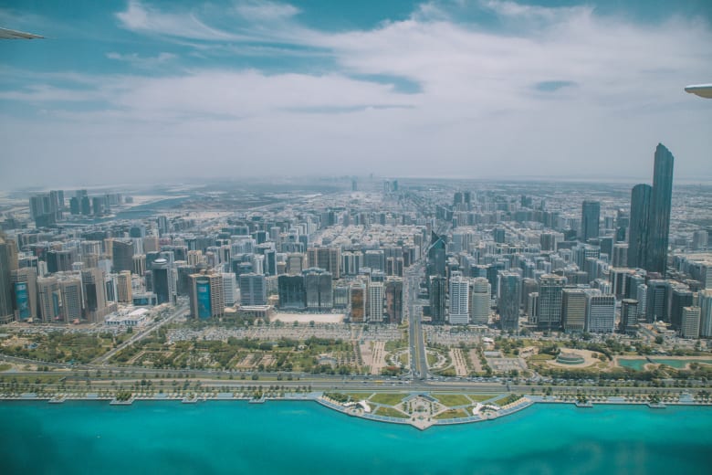 مظهر معالم أبوظبي الأكثر شهرة من السماء.. كيف تبدو يا ترى؟ مظهر معالم أبوظبي الأكثر شهرة من السماء.. كيف تبدو يا ترى؟