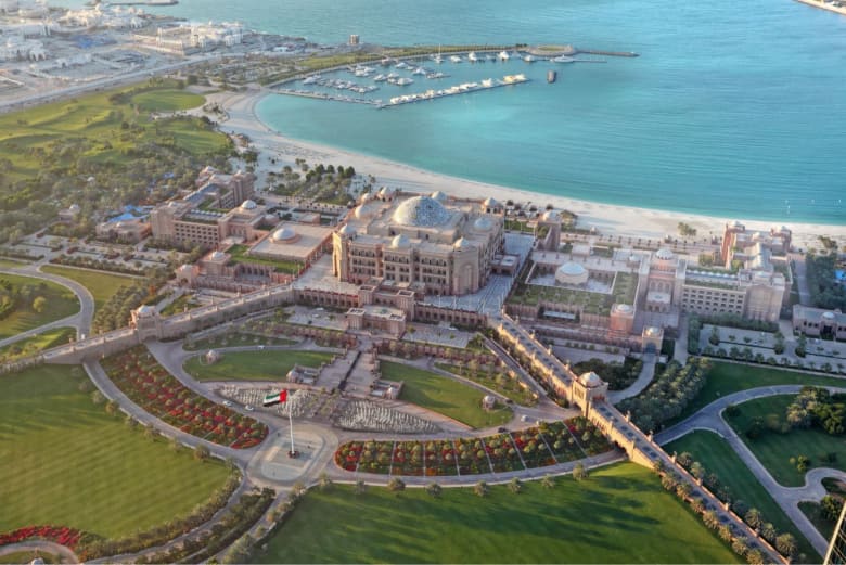 مظهر معالم أبوظبي الأكثر شهرة من السماء.. كيف تبدو يا ترى؟ مظهر معالم أبوظبي الأكثر شهرة من السماء.. كيف تبدو يا ترى؟