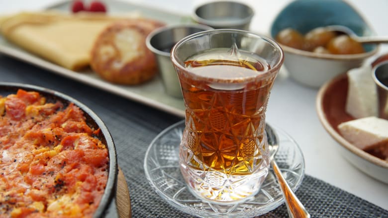 تتكون من أكثر من 10 أطباق.. إليك وجبة إفطار على الطريقة الأذربيجانية تتكون من أكثر من 10 أطباق.. إليك وجبة إفطار على الطريقة الأذربيجانية