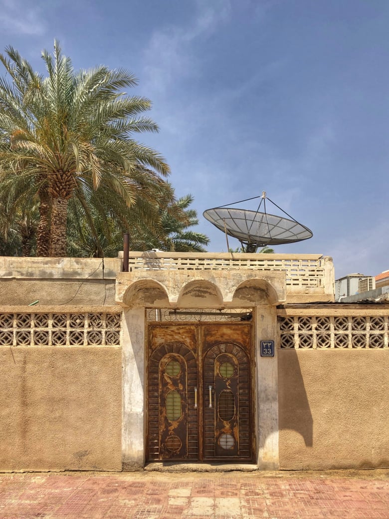 أبواب من حول العالم أبواب من حول العالم