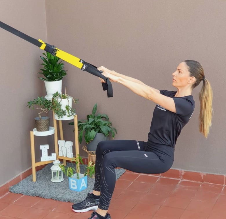 من كي الملابس وتنظيف الزجاج إلى تسلية طفلك كيف تجمع بين المهام المنزلية والتمارين الرياضية في ظل كورونا Cnn Arabic