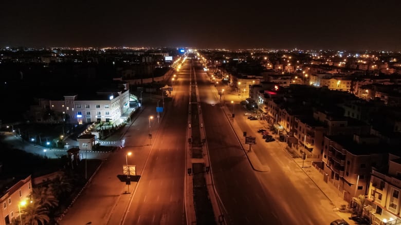 التاسعة مساء كيف تبدو شوارع القاهرة مع تطبيق الحظر بسبب فيروس كورونا Cnn Arabic