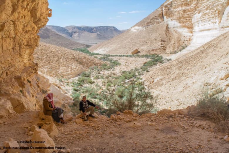 اكتشاف كهف أثري فريد يضم مناظر منحوتة متنوعة بمنطقة آثار شمال سيناء في مصر اكتشاف كهف أثري فريد يضم مناظر منحوتة متنوعة بمنطقة آثار شمال سيناء في مصر