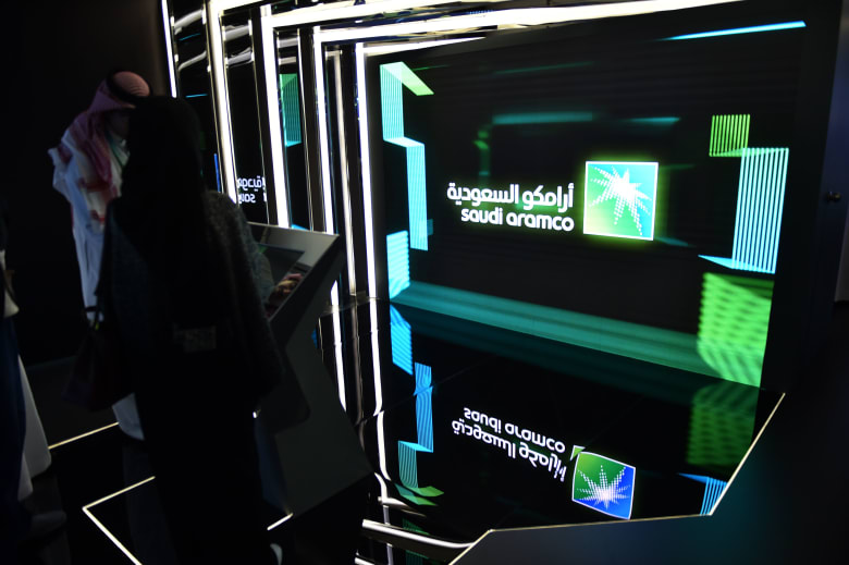 رغم تراجع الأرباح بأكثر من 73 أرامكو السعودية تواصل توزيعها على المساهمين Cnn Arabic