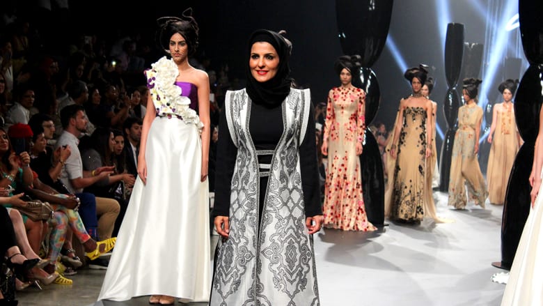 مصممة الأزياء الإمارتية زرينة يوسف مصممة الأزياء الإمارتية زرينة يوسف