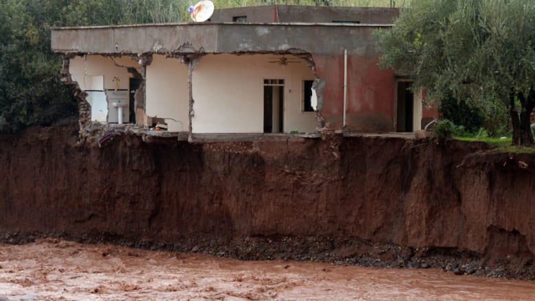 15 صورة عن الدمار في المغرب والأمطار الطوفانية تعزل مئات القرى 15 صورة عن الدمار في المغرب والأمطار الطوفانية تعزل مئات القرى