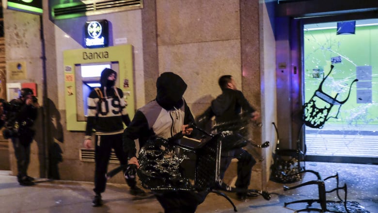بالصور.. مظاهرات "الكرامة" بإسبانيا السبت بالصور.. مظاهرات "الكرامة" بإسبانيا السبت