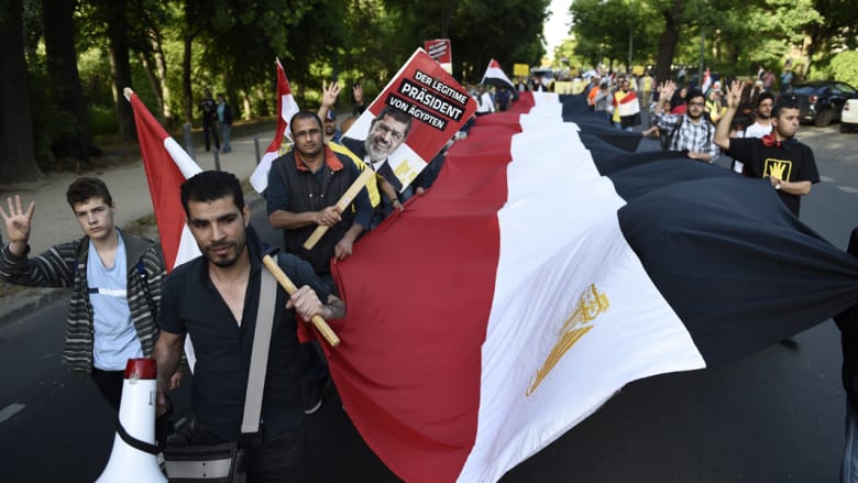 بالصور.. المسيرات المؤيدة والمعارضة للرئيس المصري السيسي في ألمانيا بالصور.. المسيرات المؤيدة والمعارضة للرئيس المصري السيسي في ألمانيا