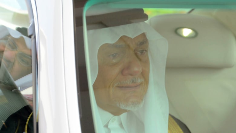 بالصور.. من مراسم تشييع الأمير سعود الفيصل في السعودية بالصور.. من مراسم تشييع الأمير سعود الفيصل في السعودية