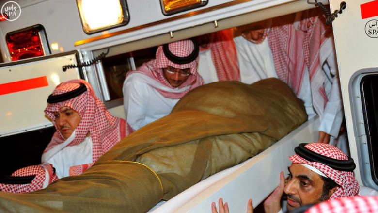 بالصور.. من مراسم تشييع الأمير سعود الفيصل في السعودية بالصور.. من مراسم تشييع الأمير سعود الفيصل في السعودية