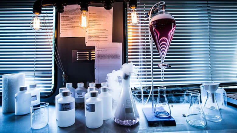 هل أنت من محبي "Breaking Bad"؟ إذاً زر مقهى مستوحى من هذا المسلسل الشهير هل أنت من محبي "Breaking Bad"؟ إذاً زر مقهى مستوحى من هذا المسلسل الشهير