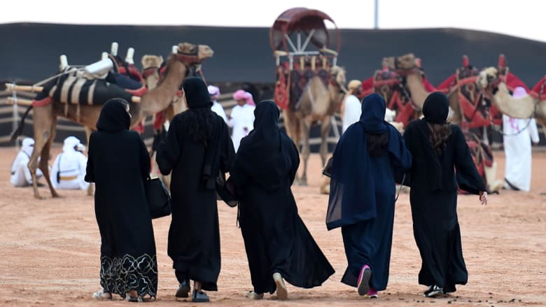 فيديو رقص شرقي لأستاذة جامعية يثير ضجة في مصر ومنى برنس ما بدورش على شهرة Cnn Arabic