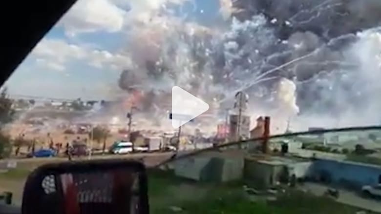 شاهد.. انفجار كبير يهز سوق ألعاب نارية بالمكسيك شاهد.. انفجار كبير يهز سوق ألعاب نارية بالمكسيك
