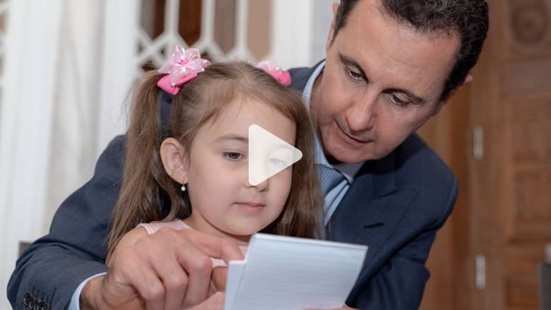 هكذا كانت زيارة الأسد وزوجته إلى عائلات روس قتلوا بسوريا هكذا كانت زيارة الأسد وزوجته إلى عائلات روس قتلوا بسوريا