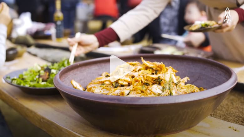 طبق كوري لذيذ يوقظ فيك مشاعر الحب والصبر طبق كوري لذيذ يوقظ فيك مشاعر الحب والصبر