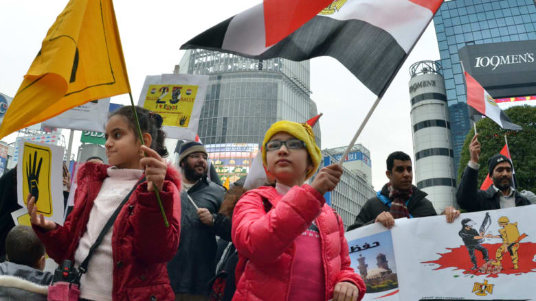 المصريون يحتفلون بالثورة كل على هواه المصريون يحتفلون بالثورة كل على هواه
