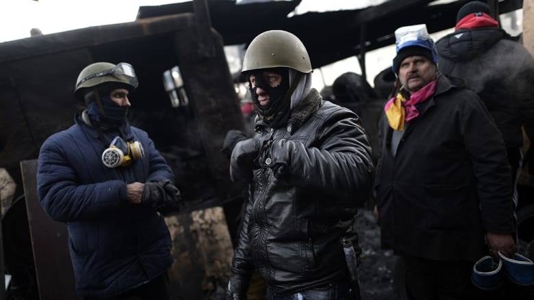 متظاهرو أوكرانيا يستعدون للمعركة
