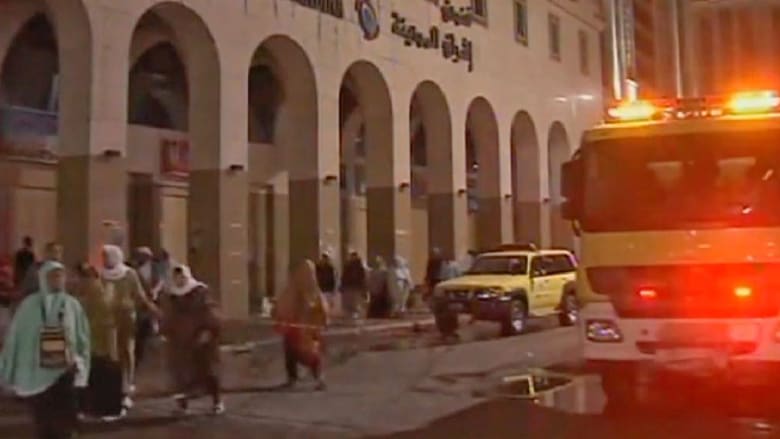 بالفيديو.. السعودية: اندلاع حريق بفندق بالمدينة