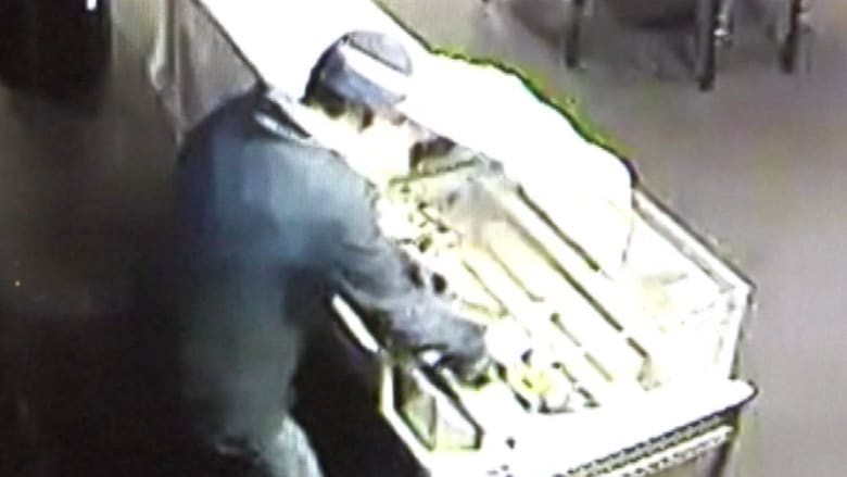 بالفيديو.. عملية سرقة ومفاجأة لم تكن بحسبان اللص