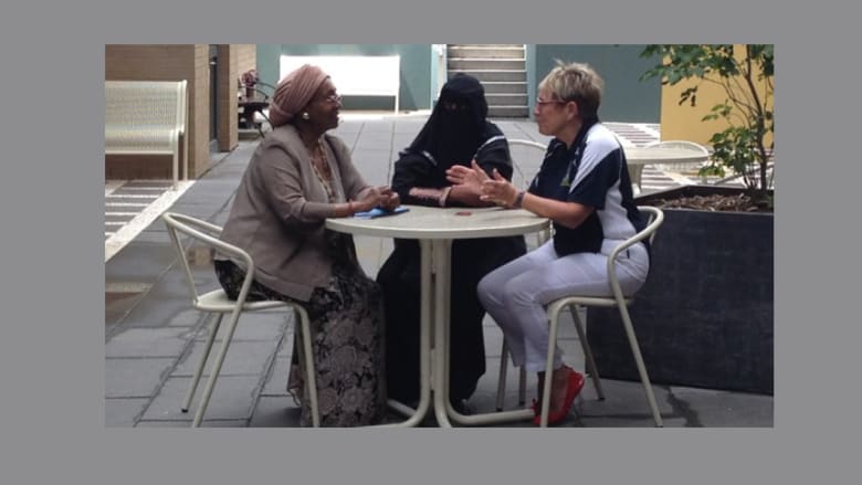 صومالية تنتظر عودة الابتسامة إلى وجهها منذ 23 عاماً صومالية تنتظر عودة الابتسامة إلى وجهها منذ 23 عاماً