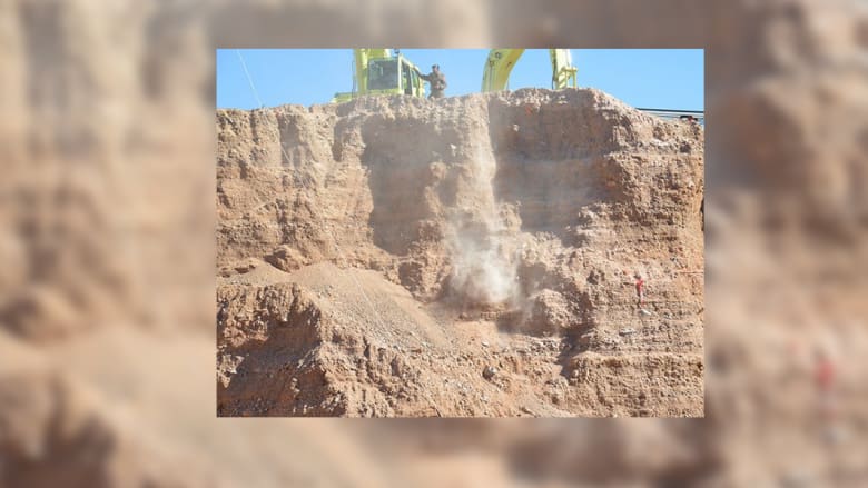 محاولات إنقاذ الطفلة لمى.. بالصور محاولات إنقاذ الطفلة لمى.. بالصور