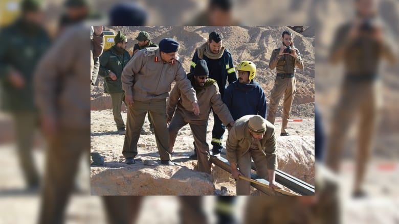 محاولات إنقاذ الطفلة لمى.. بالصور محاولات إنقاذ الطفلة لمى.. بالصور
