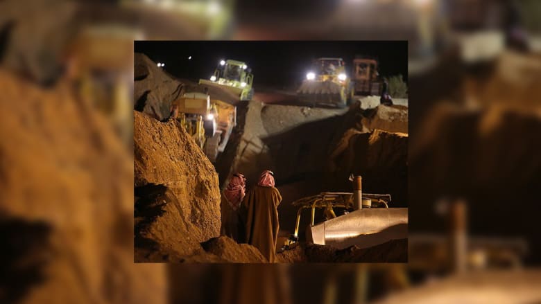 محاولات إنقاذ الطفلة لمى.. بالصور محاولات إنقاذ الطفلة لمى.. بالصور