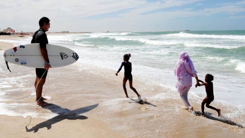 "مدينة الرياح" المغربية وجهة عالمية لركوب الأمواج "مدينة الرياح" المغربية وجهة عالمية لركوب الأمواج