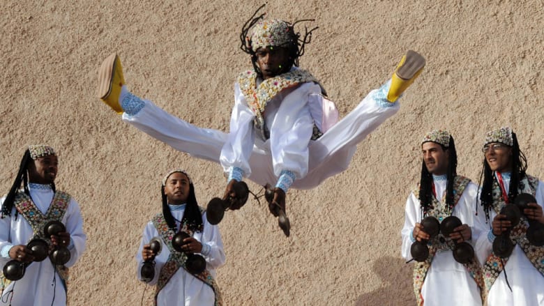"مدينة الرياح" المغربية وجهة عالمية لركوب الأمواج "مدينة الرياح" المغربية وجهة عالمية لركوب الأمواج