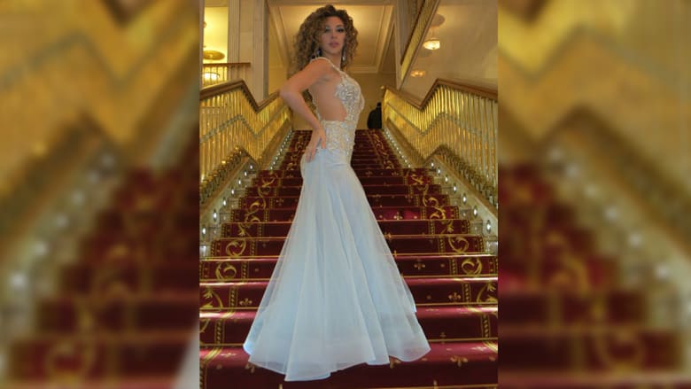 فستان "جريء" لميريام فارس يثير الجدل على انستغرام فستان "جريء" لميريام فارس يثير الجدل على انستغرام