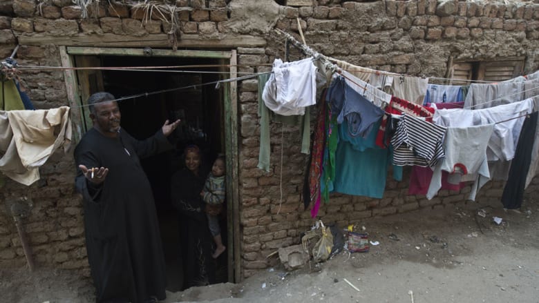 غزاة السطوح في مصر..بحثاً عن أمل ولو في السماء غزاة السطوح في مصر..بحثاً عن أمل ولو في السماء