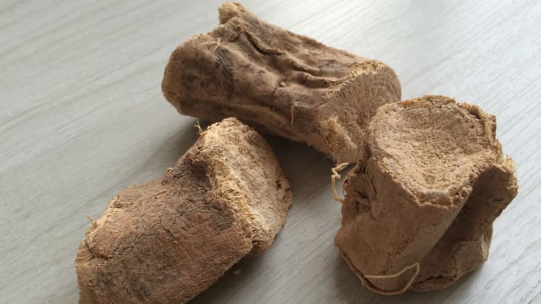صورة لنبتة العود الهندي صورة لنبتة العود الهندي