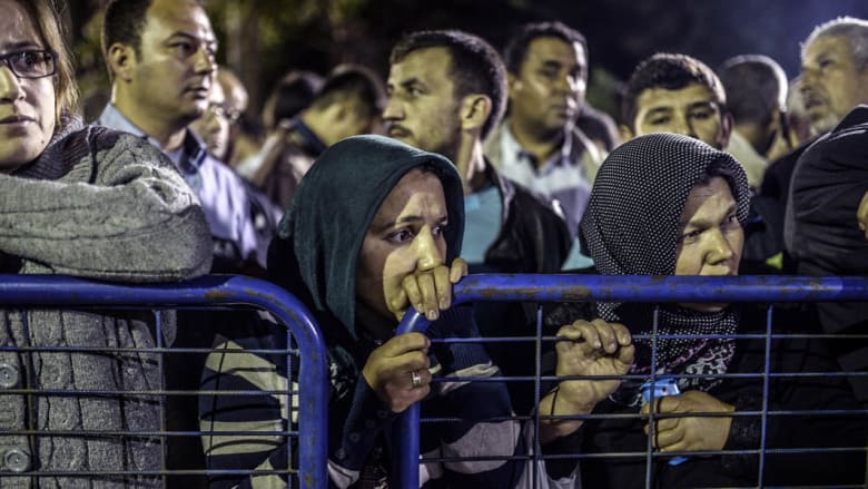 بالصور.. فرحة الناجين وحزن ذوي القتلى وترقب للمفقودين بمنجم تركيا بالصور.. فرحة الناجين وحزن ذوي القتلى وترقب للمفقودين بمنجم تركيا