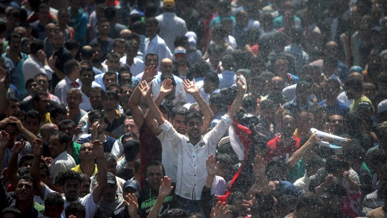 انتخابات الرئاسة السورية.. مشاهد من أمام سفارة سوريا ببيروت انتخابات الرئاسة السورية.. مشاهد من أمام سفارة سوريا ببيروت