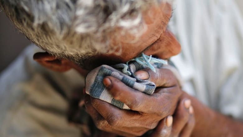 الأسبوع في صور.. إغماء خلال خطاب ملكي واحتجاز فلسطيني وحزن هندي اغتصبت ابنته الأسبوع في صور.. إغماء خلال خطاب ملكي واحتجاز فلسطيني وحزن هندي اغتصبت ابنته