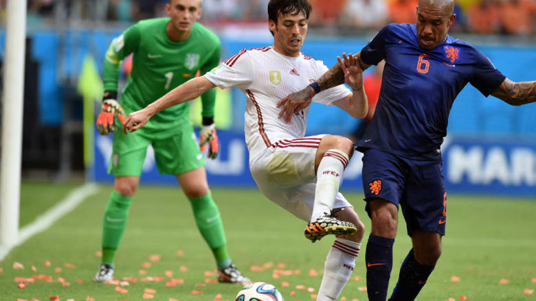 مباراة كأس العالم الثالثة .. إسبانيا وهولندا بالصور مباراة كأس العالم الثالثة .. إسبانيا وهولندا بالصور