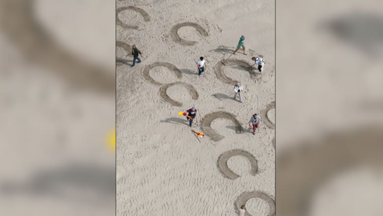 رقم 100 على رمال فرنسا.. لماذا؟ رقم 100 على رمال فرنسا.. لماذا؟