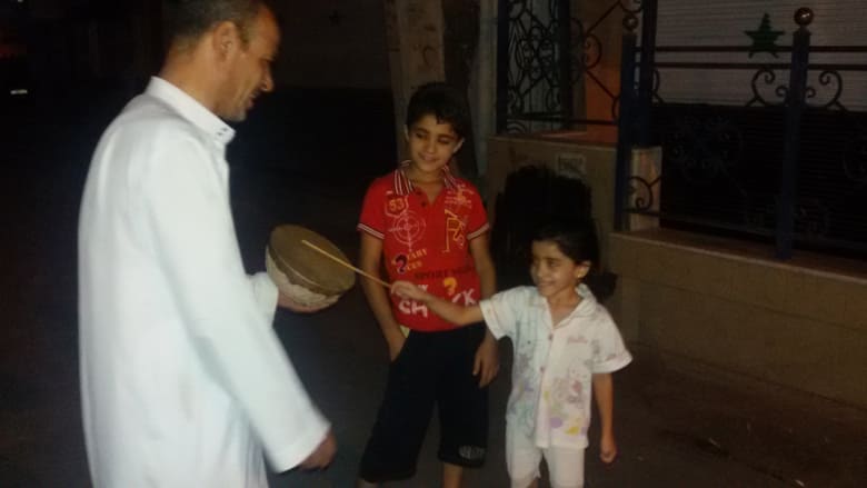 جولة مع "أبو طبلة" في حي الميدان الدمشقي جولة مع "أبو طبلة" في حي الميدان الدمشقي