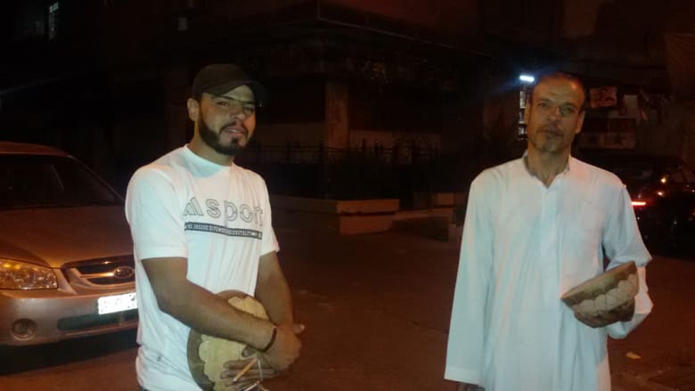 جولة مع "أبو طبلة" في حي الميدان الدمشقي جولة مع "أبو طبلة" في حي الميدان الدمشقي