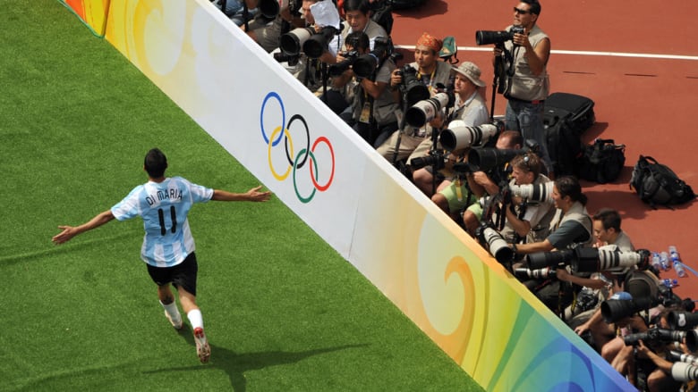 دي ماريا أغلى لاعب في تاريخ الدوري الإنجليزي سبق أن بيع مقابل 35 كرة دي ماريا أغلى لاعب في تاريخ الدوري الإنجليزي سبق أن بيع مقابل 35 كرة