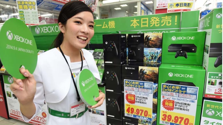 طوكيو، اليابان -- فتاة يابانية في حملة لترويج لعبة الفيديو من مايكروسفت 'Xbox One' حيث اصدرت ميكروسفت اليابان أحدث لعبة فيديو في السوق الياباني 4 سبتمبر/ أيلول 2014 طوكيو، اليابان -- فتاة يابانية في حملة لترويج لعبة الفيديو من مايكروسفت 'Xbox One' حيث اصدرت ميكروسفت اليابان أحدث لعبة فيديو في السوق الياباني 4 سبتمبر/ أيلول 2014