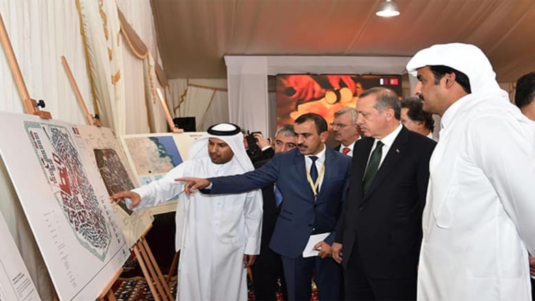 بالصور: أردوغان يدشن مع أمير قطر في الدوحة مشروع "القرية التركية" واتفاق على "مجلس استراتيجي" بالصور: أردوغان يدشن مع أمير قطر في الدوحة مشروع "القرية التركية" واتفاق على "مجلس استراتيجي"
