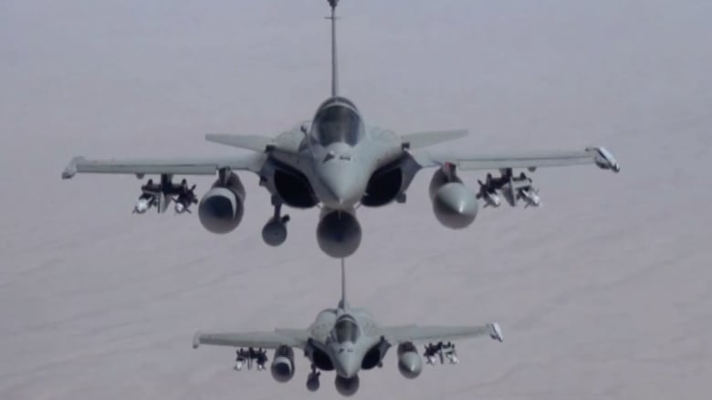 بالفيديو.. فرنسا تشن أولى غاراتها الجوية ضد "داعش"