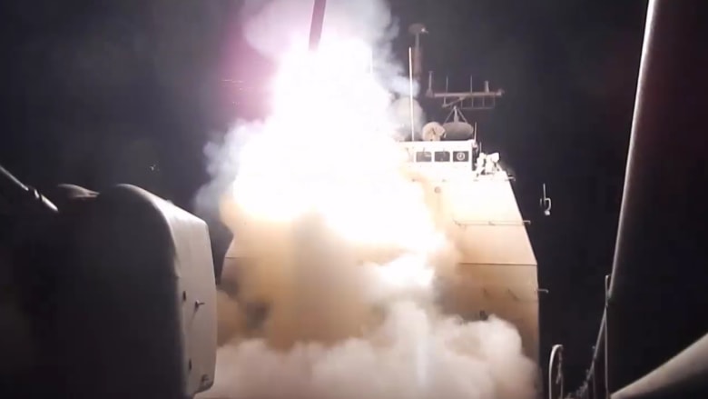 شاهد لحظة إطلاق البحرية الأمريكية صواريخ توماهوك على داعش 
