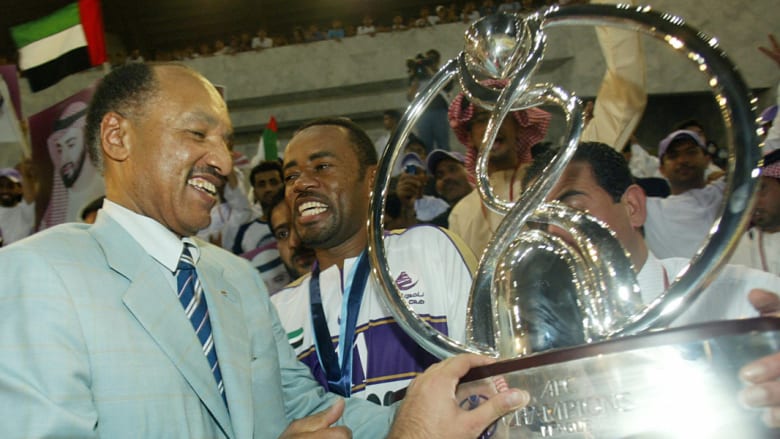 الهلال السعودي يخسر أمام العين بالإمارات ويتأهل لنهائي أبطال آسيا الهلال السعودي يخسر أمام العين بالإمارات ويتأهل لنهائي أبطال آسيا