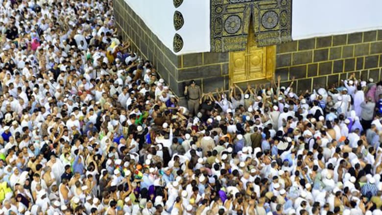 مشاهد من طواف القدوم حسبما رصدتها عدسة عبد الملك سرور من موقع سبق مشاهد من طواف القدوم حسبما رصدتها عدسة عبد الملك سرور من موقع سبق