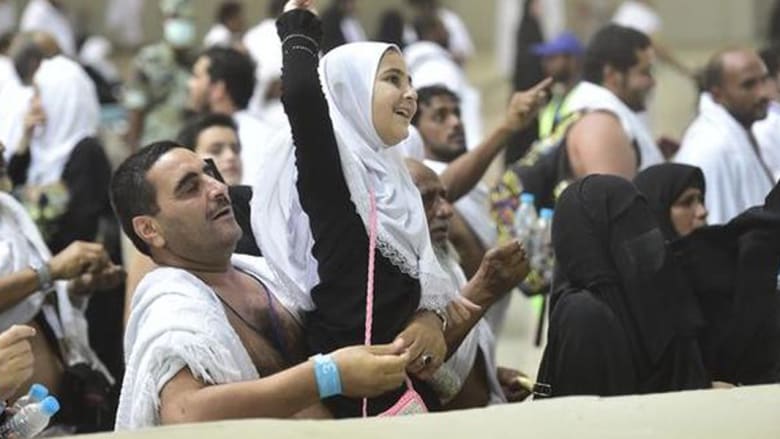 طلائع ضيوف الرحمن تبدأ رمي الجمرات الكبرى طلائع ضيوف الرحمن تبدأ رمي الجمرات الكبرى