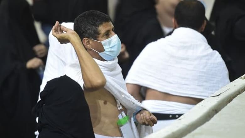 طلائع ضيوف الرحمن تبدأ رمي الجمرات الكبرى طلائع ضيوف الرحمن تبدأ رمي الجمرات الكبرى